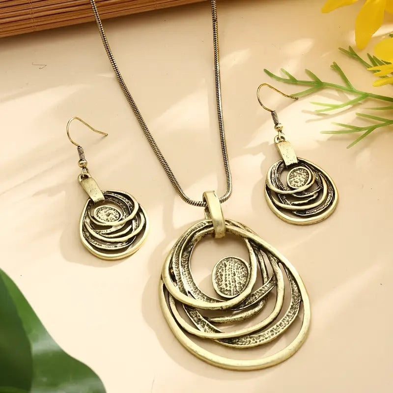 Hollow Retro Bohemian Necklace