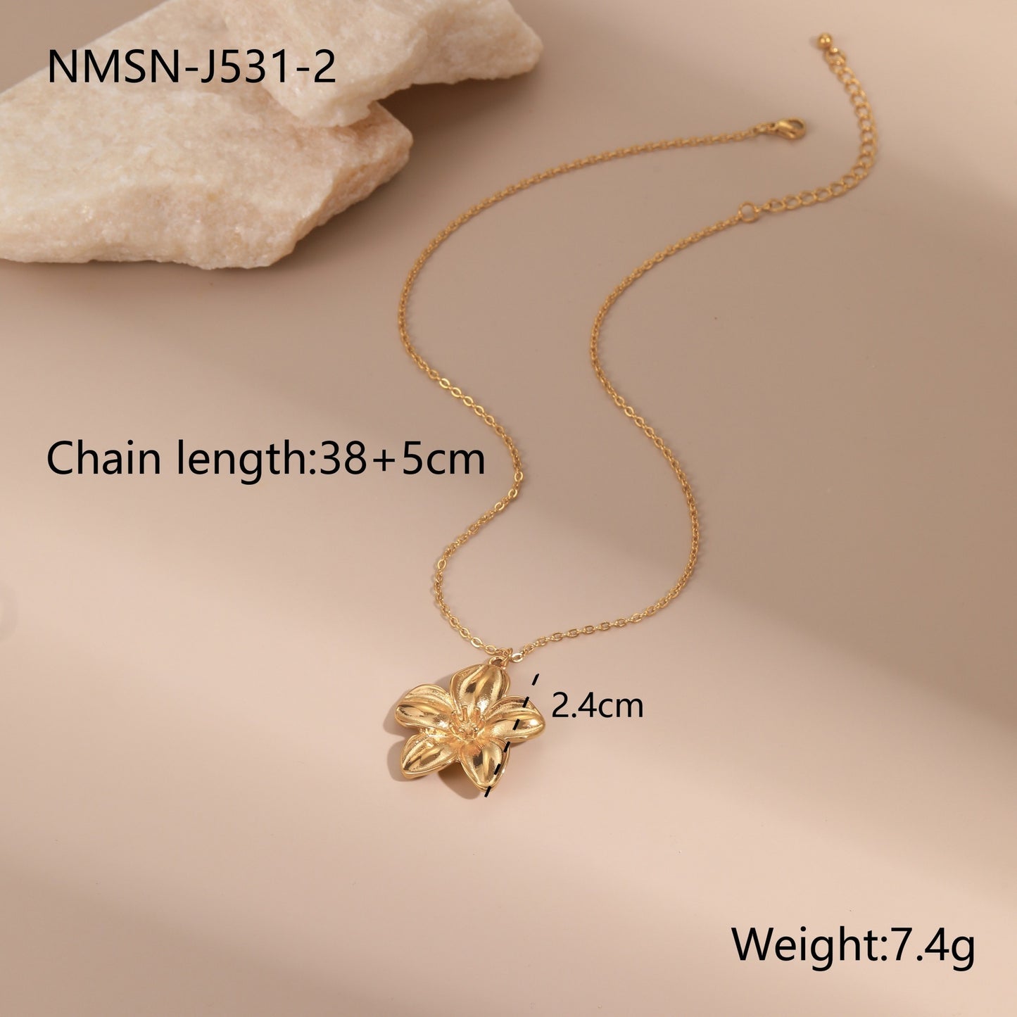 Dignified Flowers Necklace Set