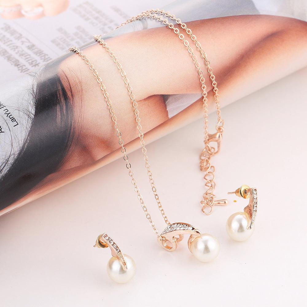 Elegant Faux Pearl Necklace Set