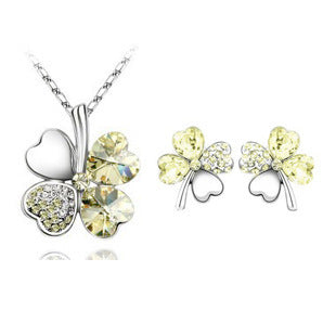 Four Leaf Clover Crystal Set