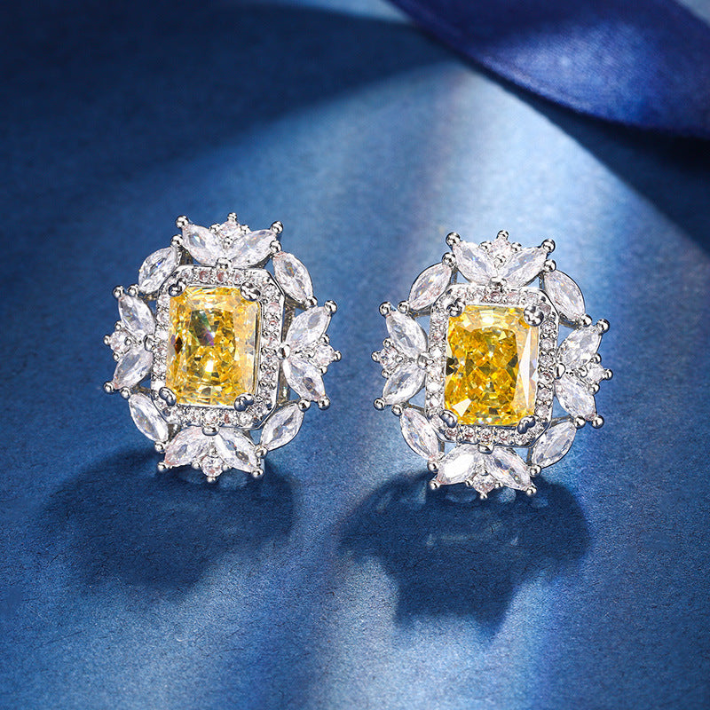 Elegant Yellow Diamond Pendant