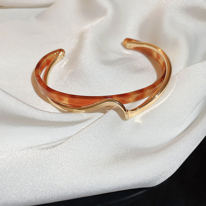 Elegant Two-Layer Shellfish Bracelet