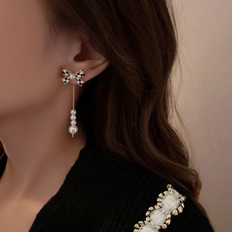 Elegant Pearl Bow Earrings