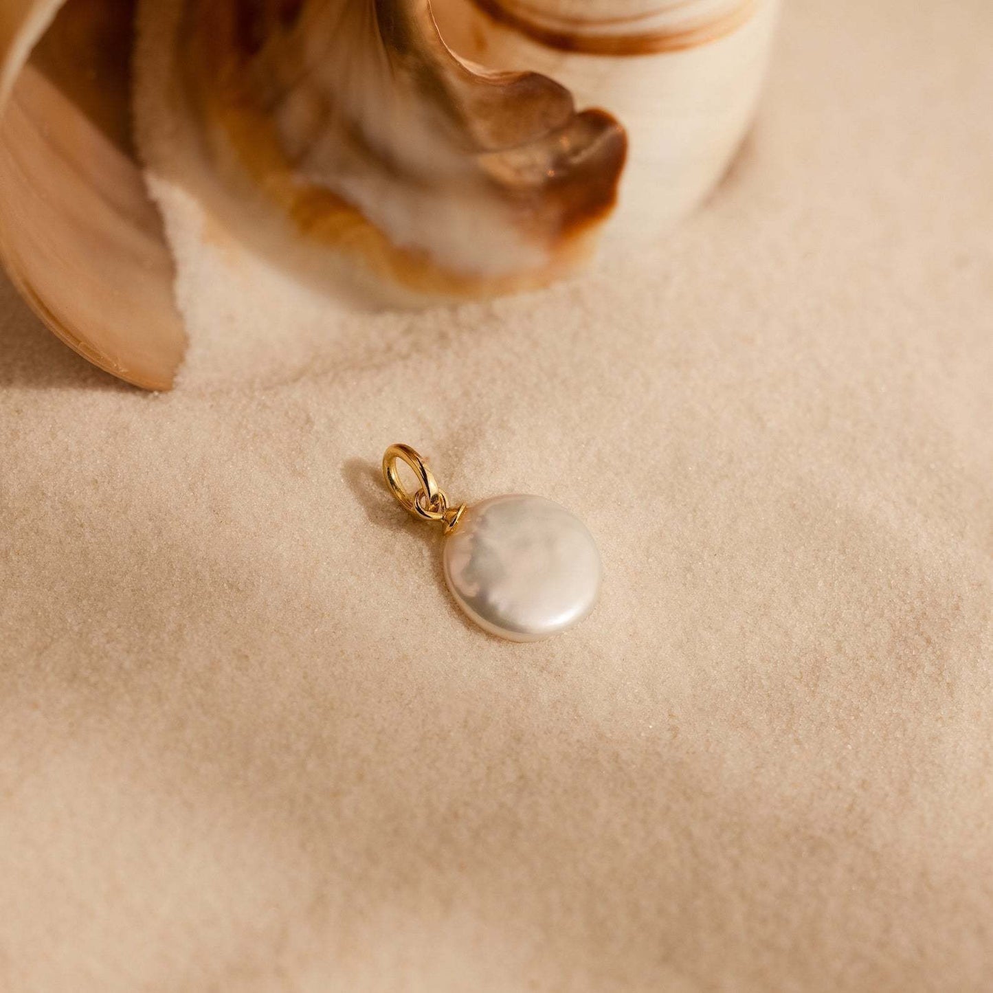 Elegant 18K Gold Necklace