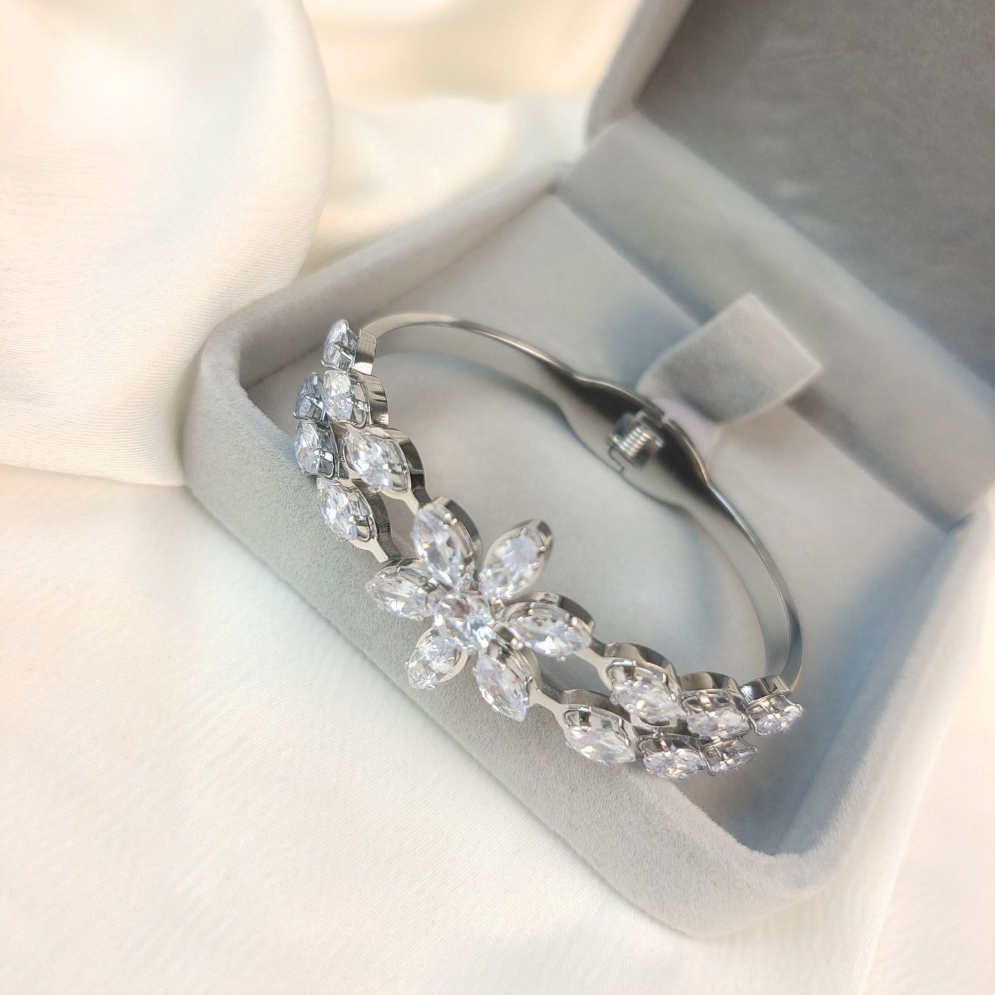 Zircon Flower Titanium Bracelet