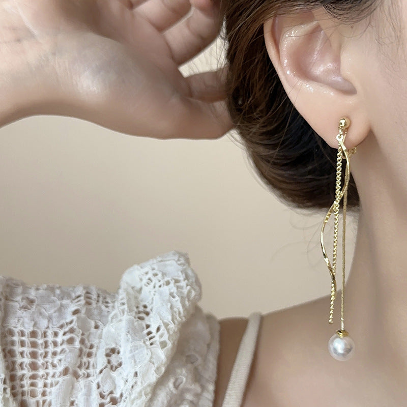 Elegant Pearl Tassel Ear Clips