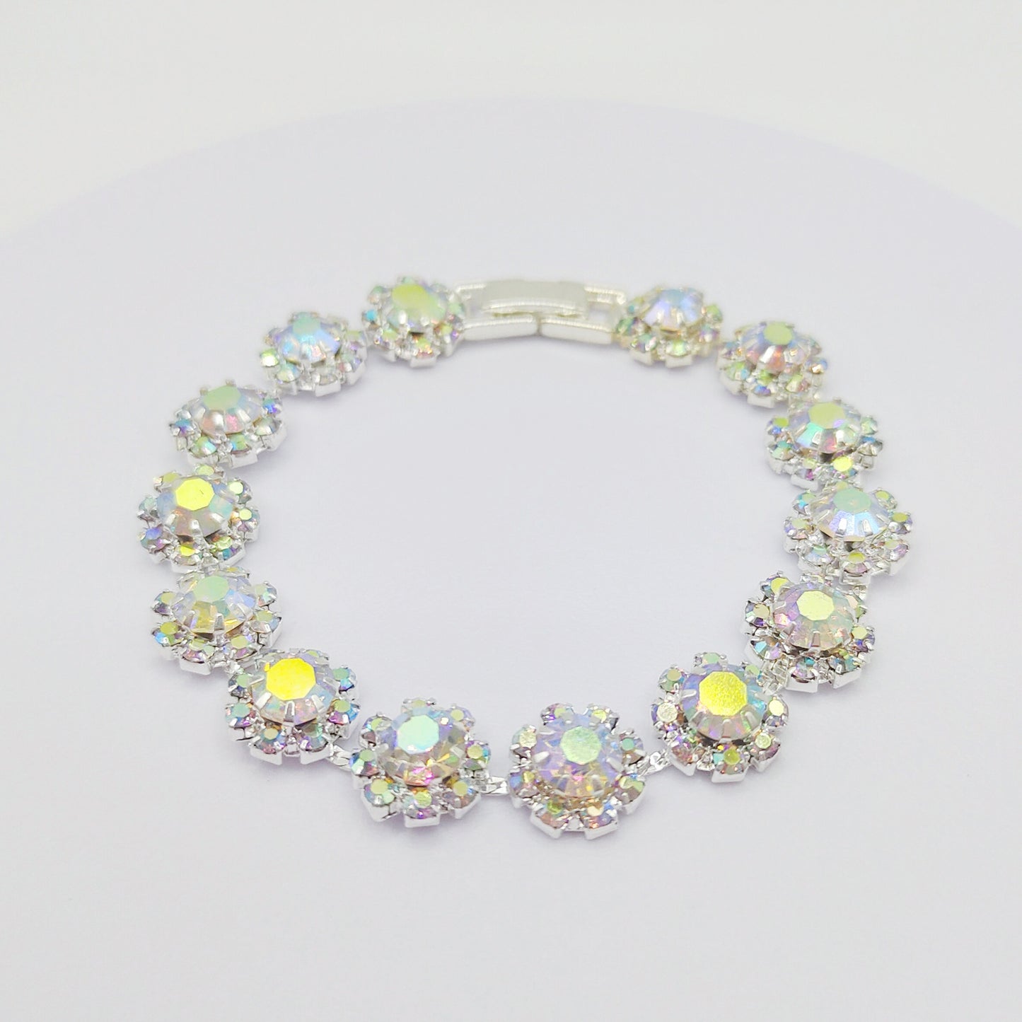 Elegant Flower Design Bracelet