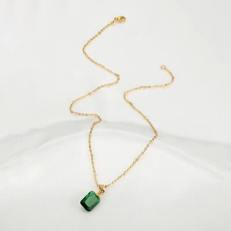 Retro Green Pendant Necklace