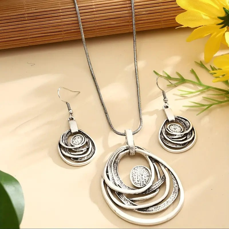 Hollow Retro Bohemian Necklace