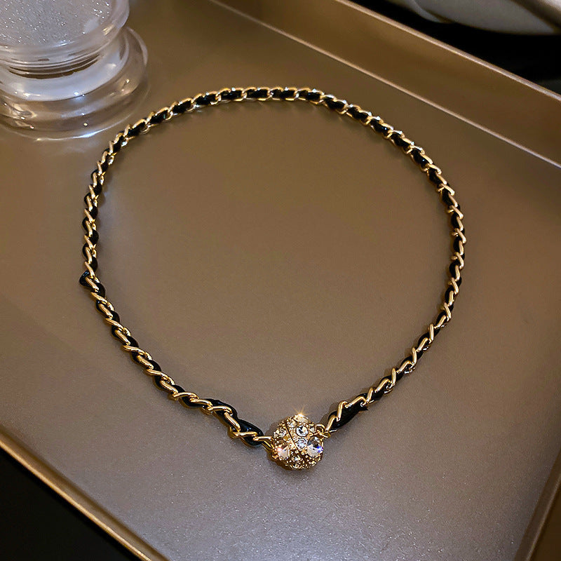 Retro Elegant Diamond Necklace