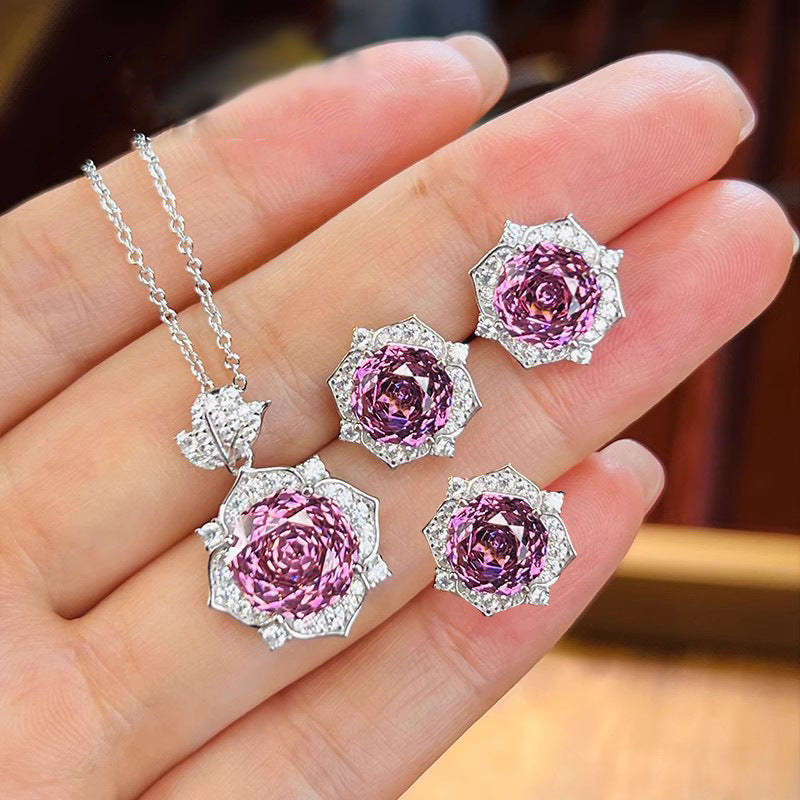 Elegant Floral Diamond Ring
