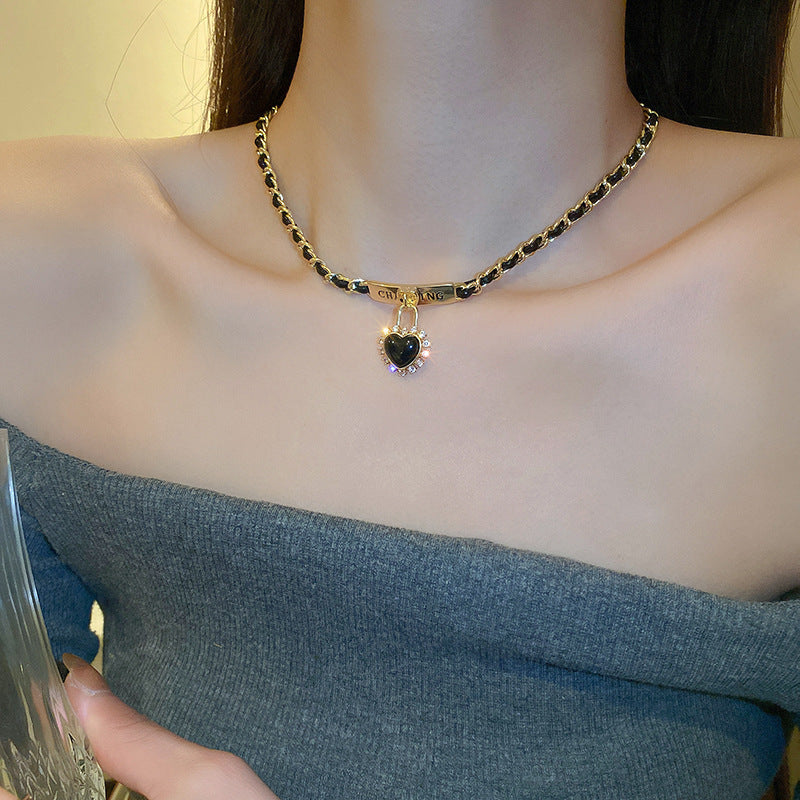 Retro Elegant Diamond Necklace