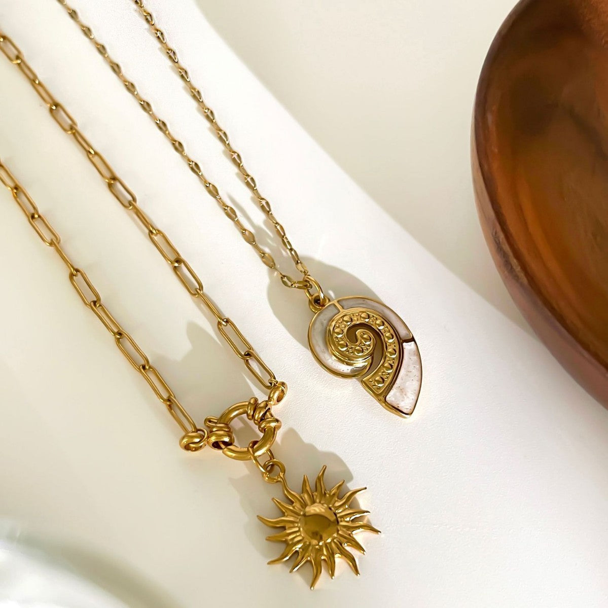 Sunflower Conch Titanium Necklace