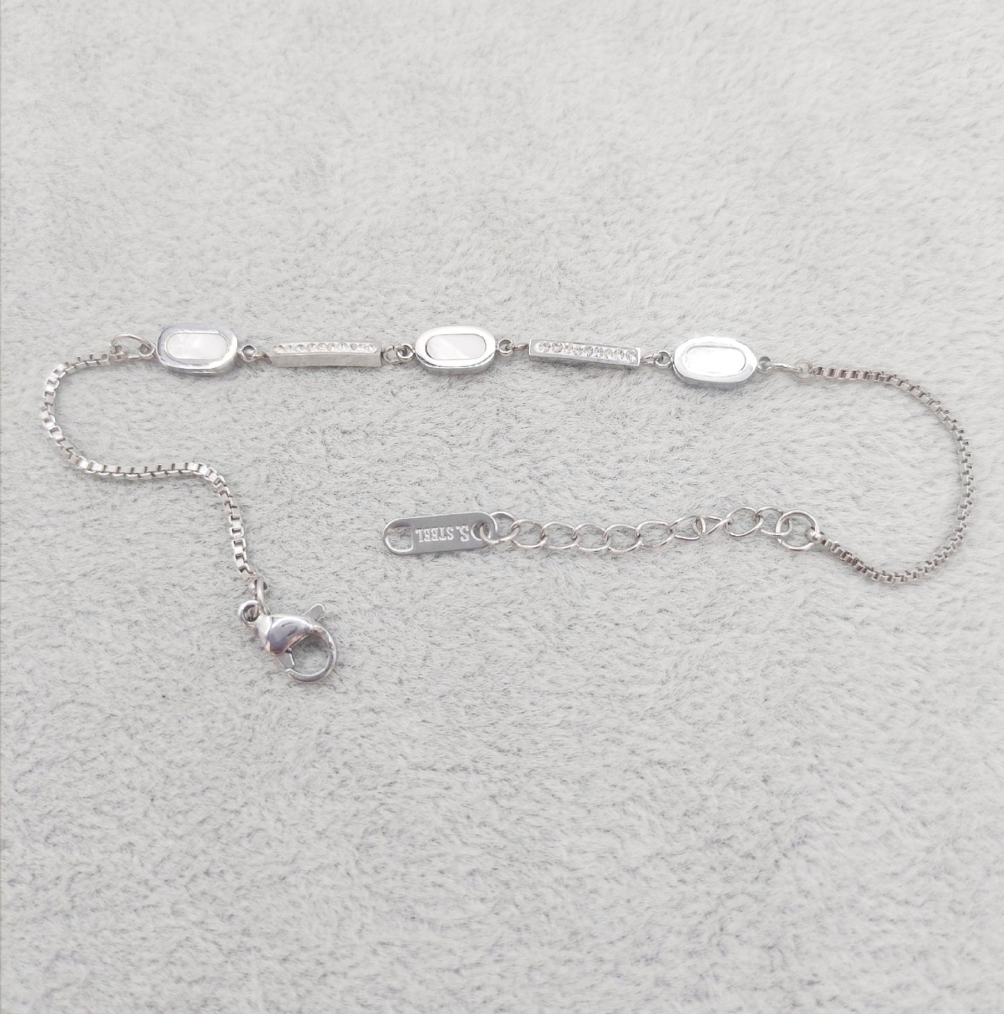 Geometric Zircon Bracelet Elegance