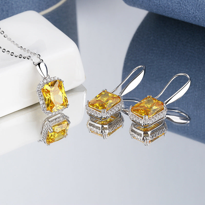 Elegant Yellow Diamond Necklace Set