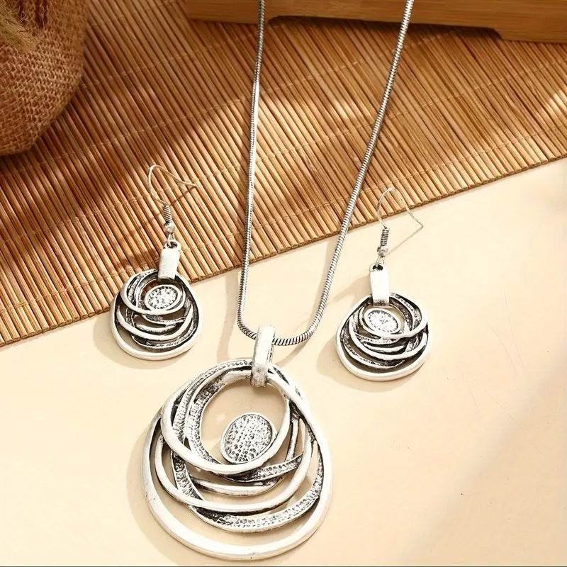 Hollow Retro Bohemian Necklace