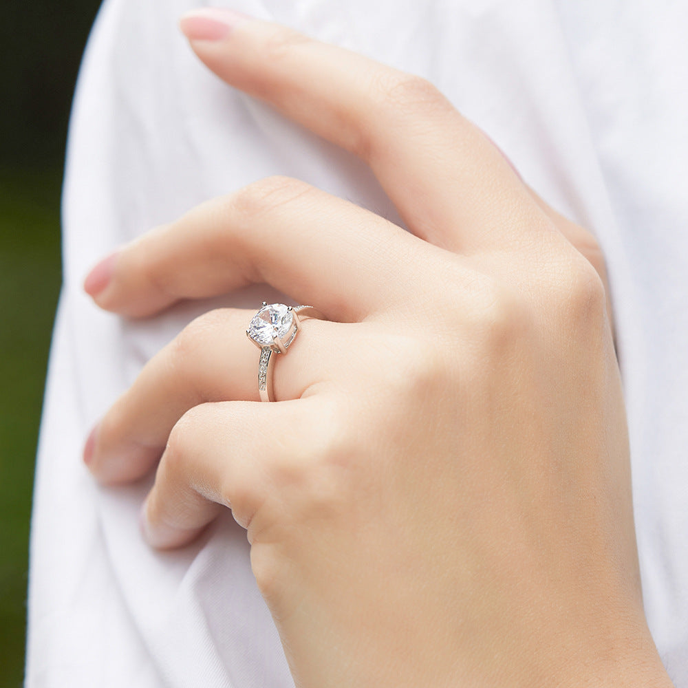 Elegant Zircon Silver Ring