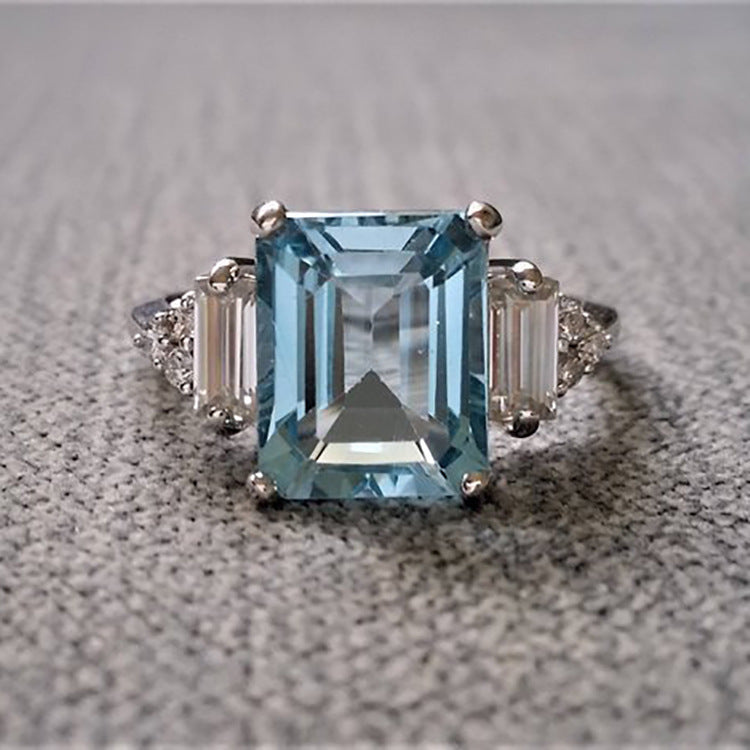 Exquisite Diamond Fashion Ring