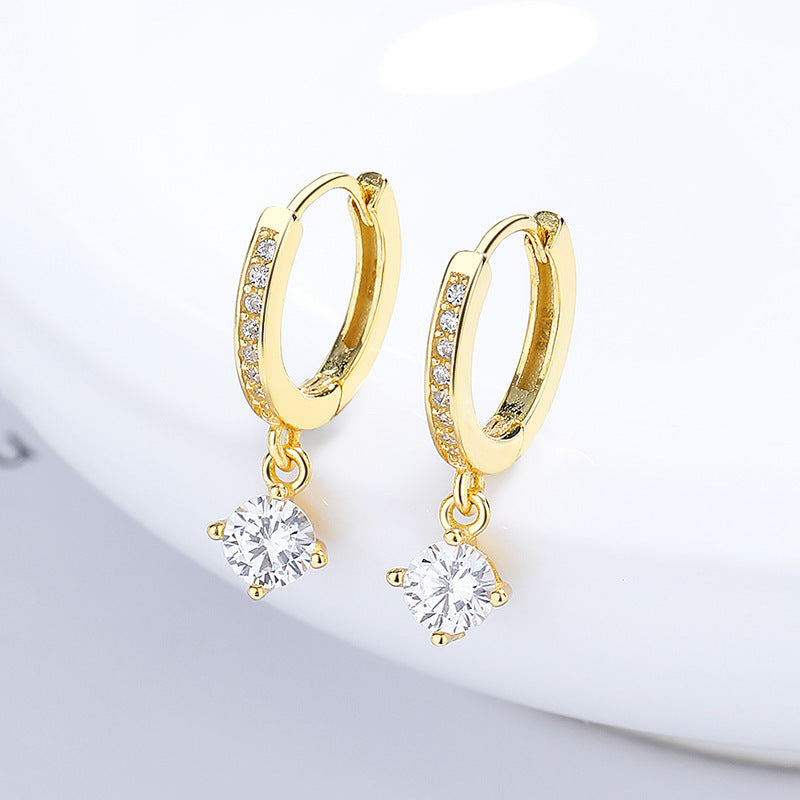 Elegant Silver Four-Claw Earrings