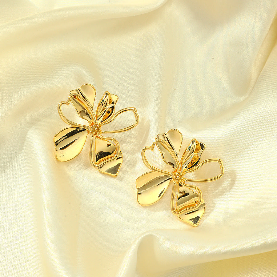 Vintage Gold Flower Earrings