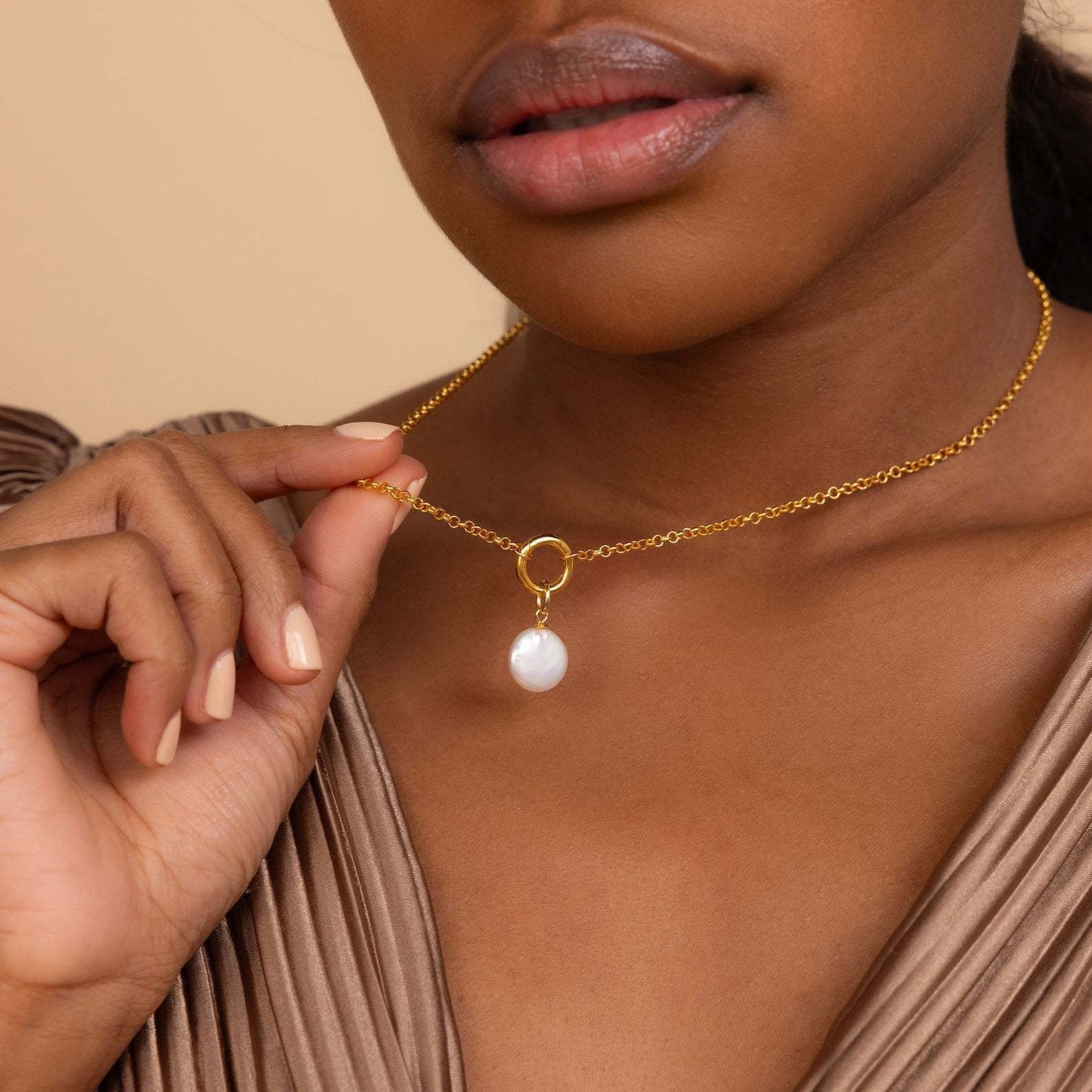Elegant 18K Gold Necklace