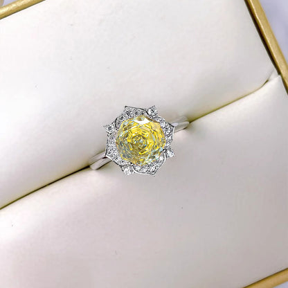 Elegant Floral Diamond Ring