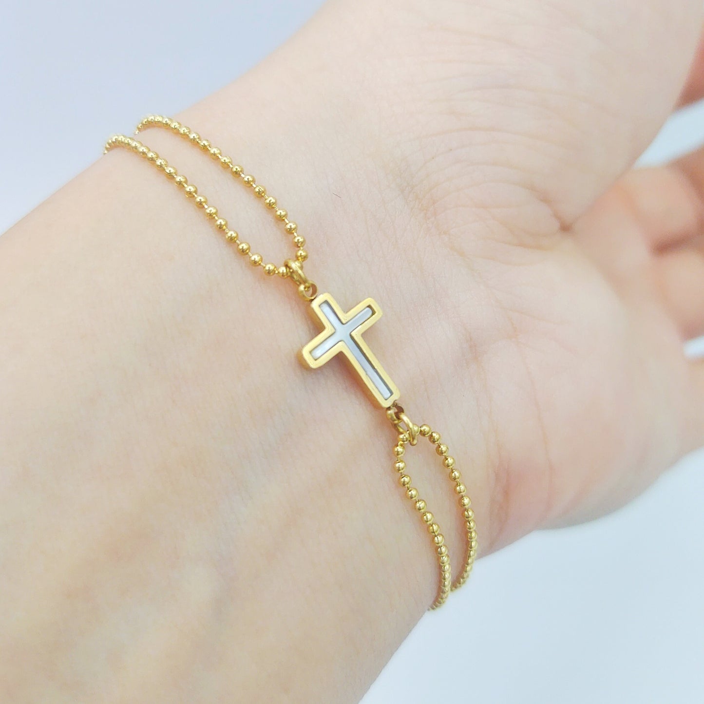 Elegant 18K Gold Bracelet