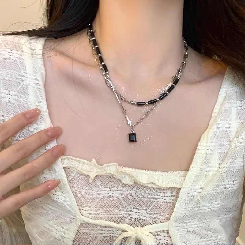 Elegant Geometric Pendant Necklace