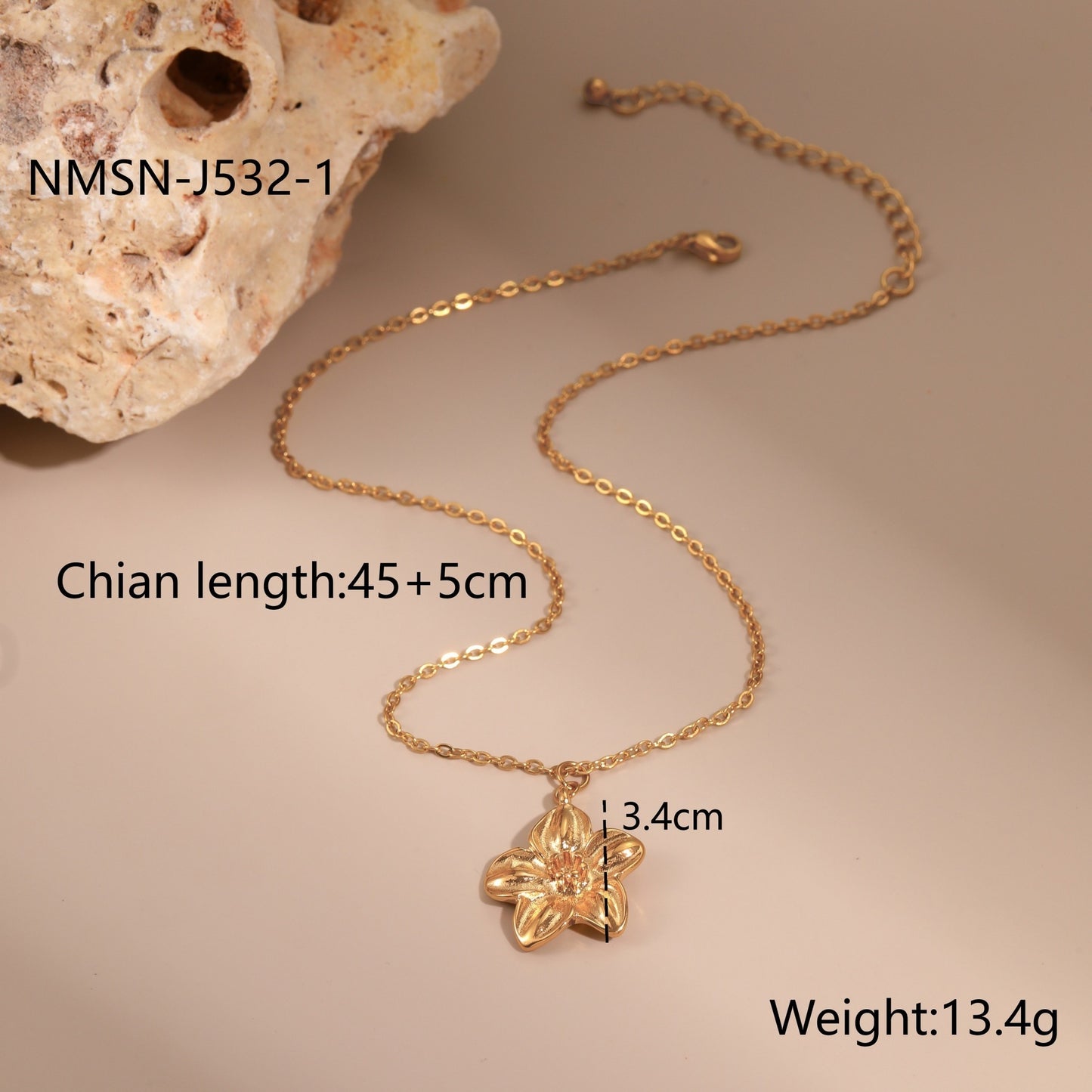 Dignified Flowers Necklace Set