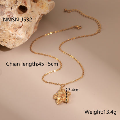 Dignified Flowers Necklace Set
