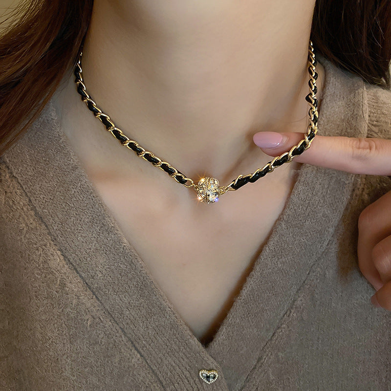 Retro Elegant Diamond Necklace