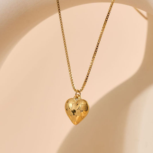 Elegant Heart Gold Necklace