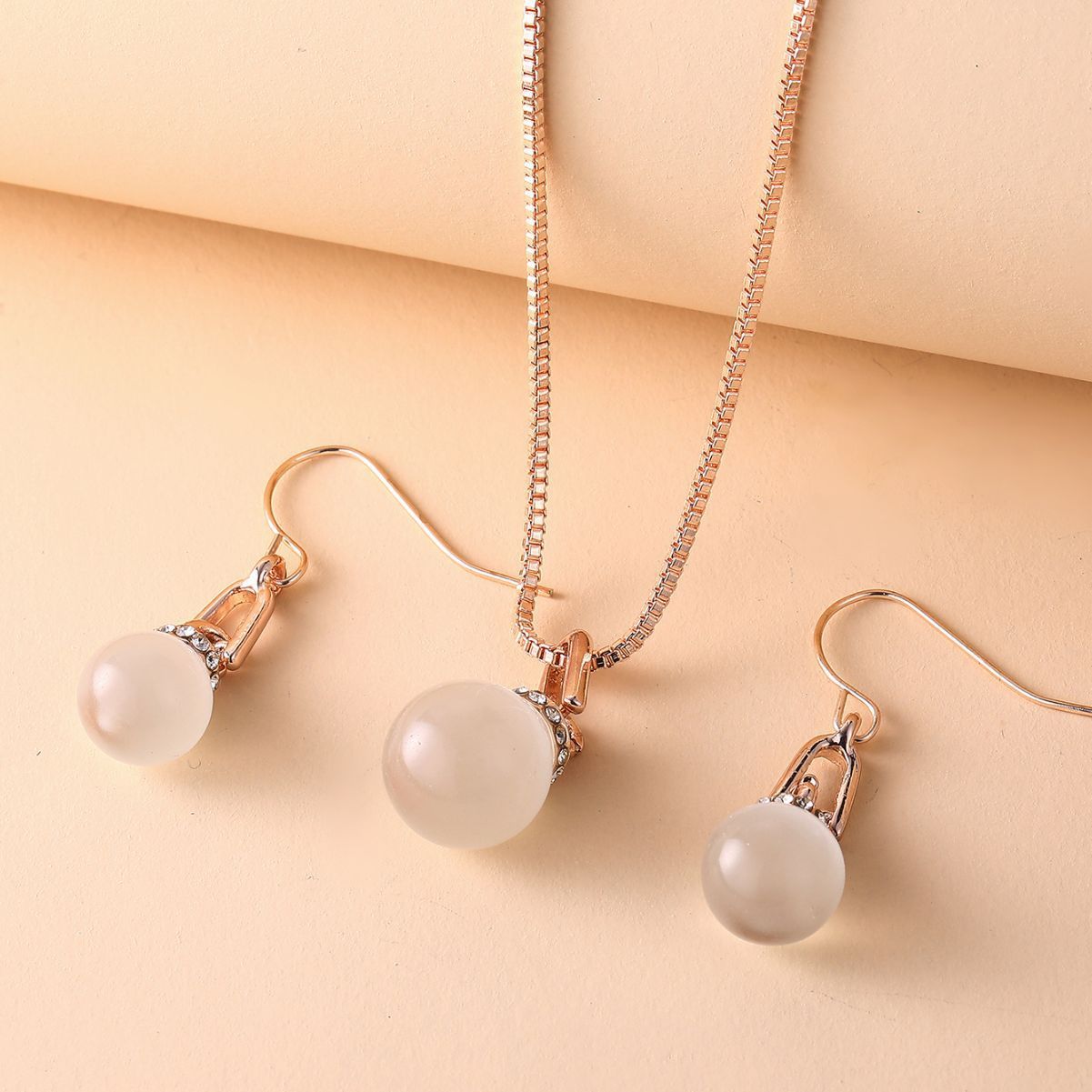 Geometric Resin Necklace Set