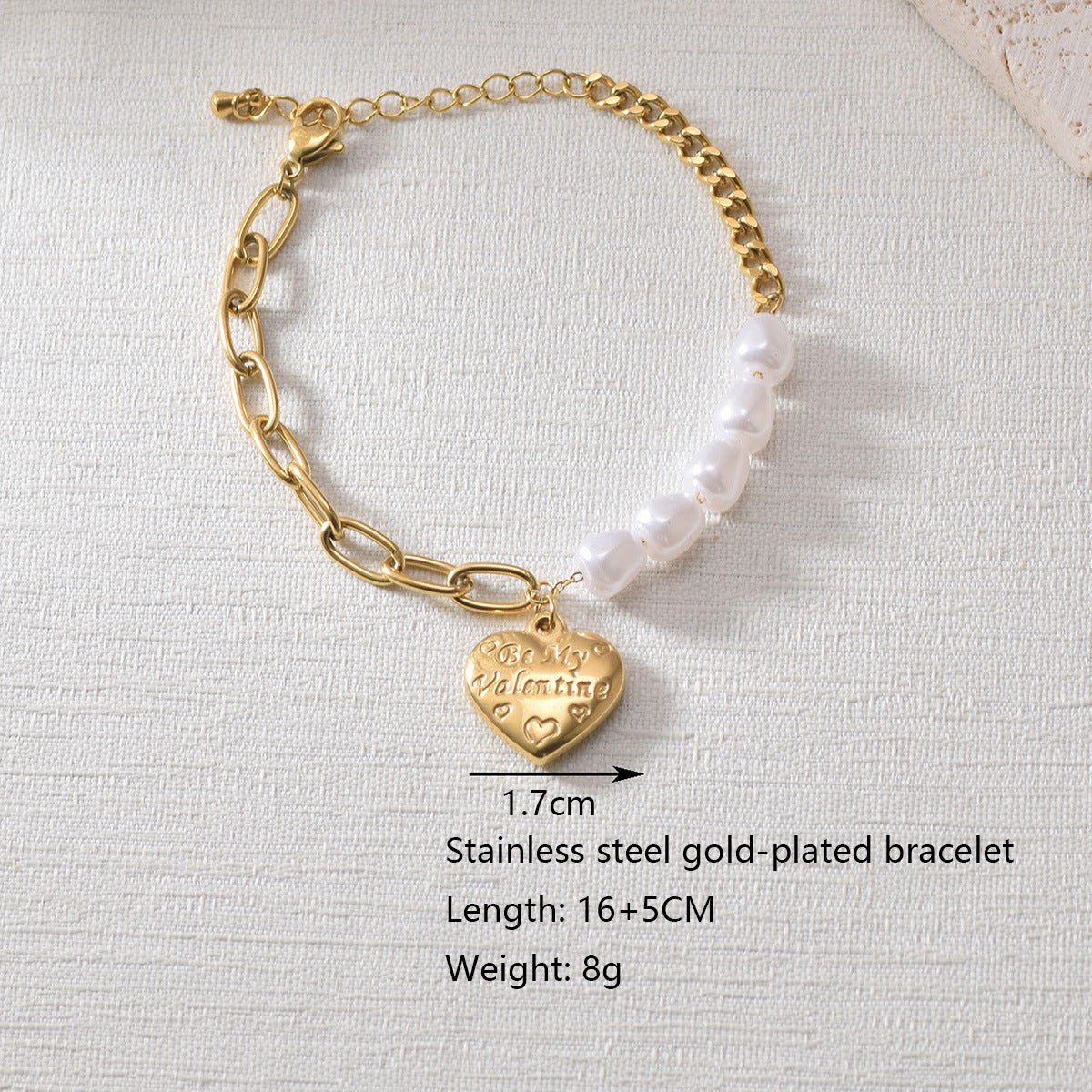 Elegant Heart Bracelet in Gold-Plated Stainless Steel