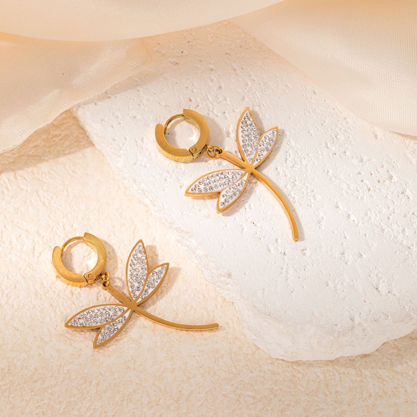 Elegant Dragonfly Zircon Necklace