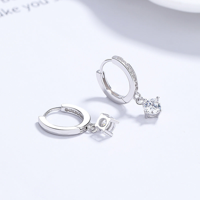 Elegant Silver Four-Claw Earrings