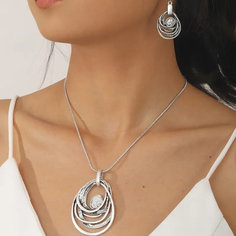 Hollow Retro Bohemian Necklace