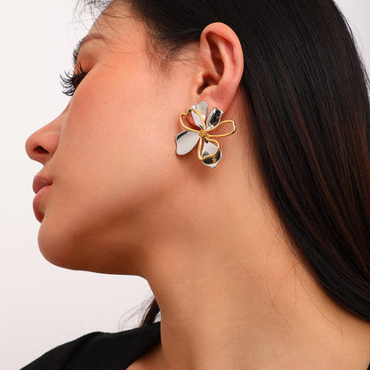 Vintage Gold Flower Earrings