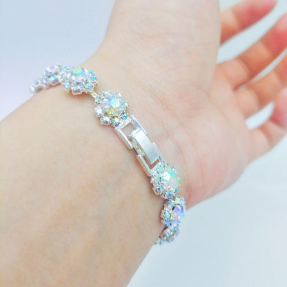 Elegant Flower Design Bracelet