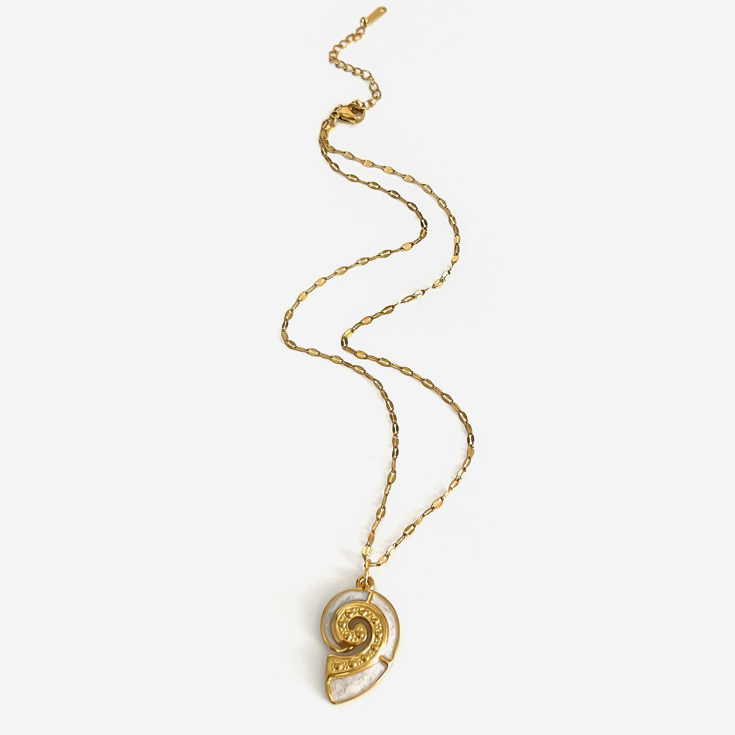 Sunflower Conch Titanium Necklace
