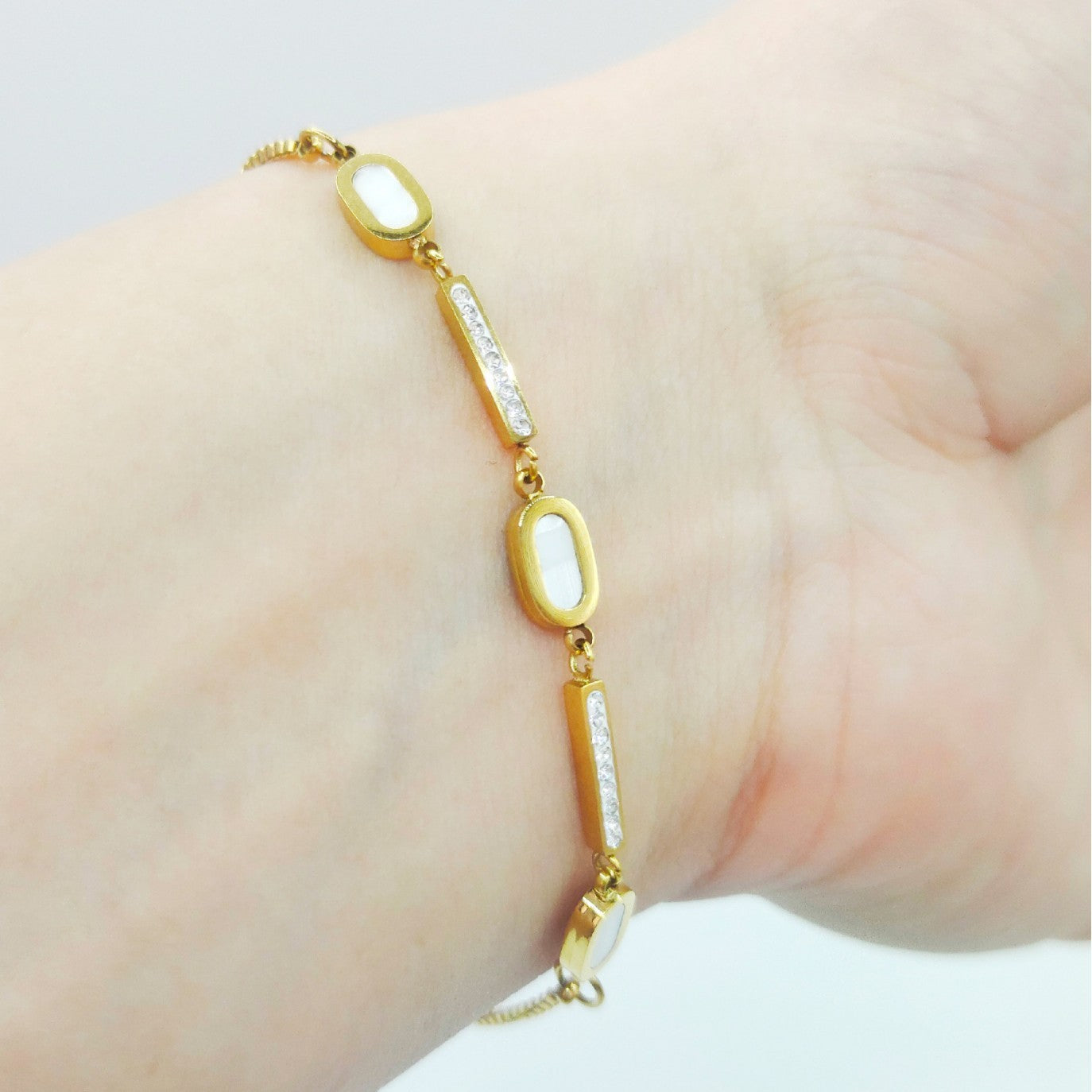 Geometric Zircon Bracelet Elegance