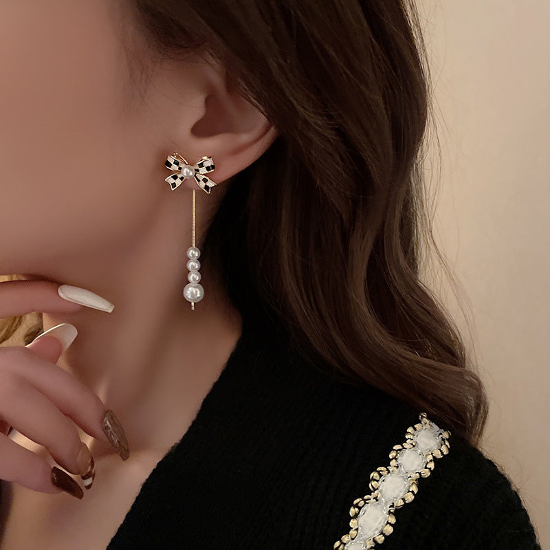 Elegant Pearl Bow Earrings