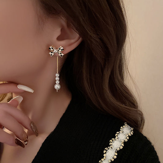 Elegant Pearl Bow Earrings