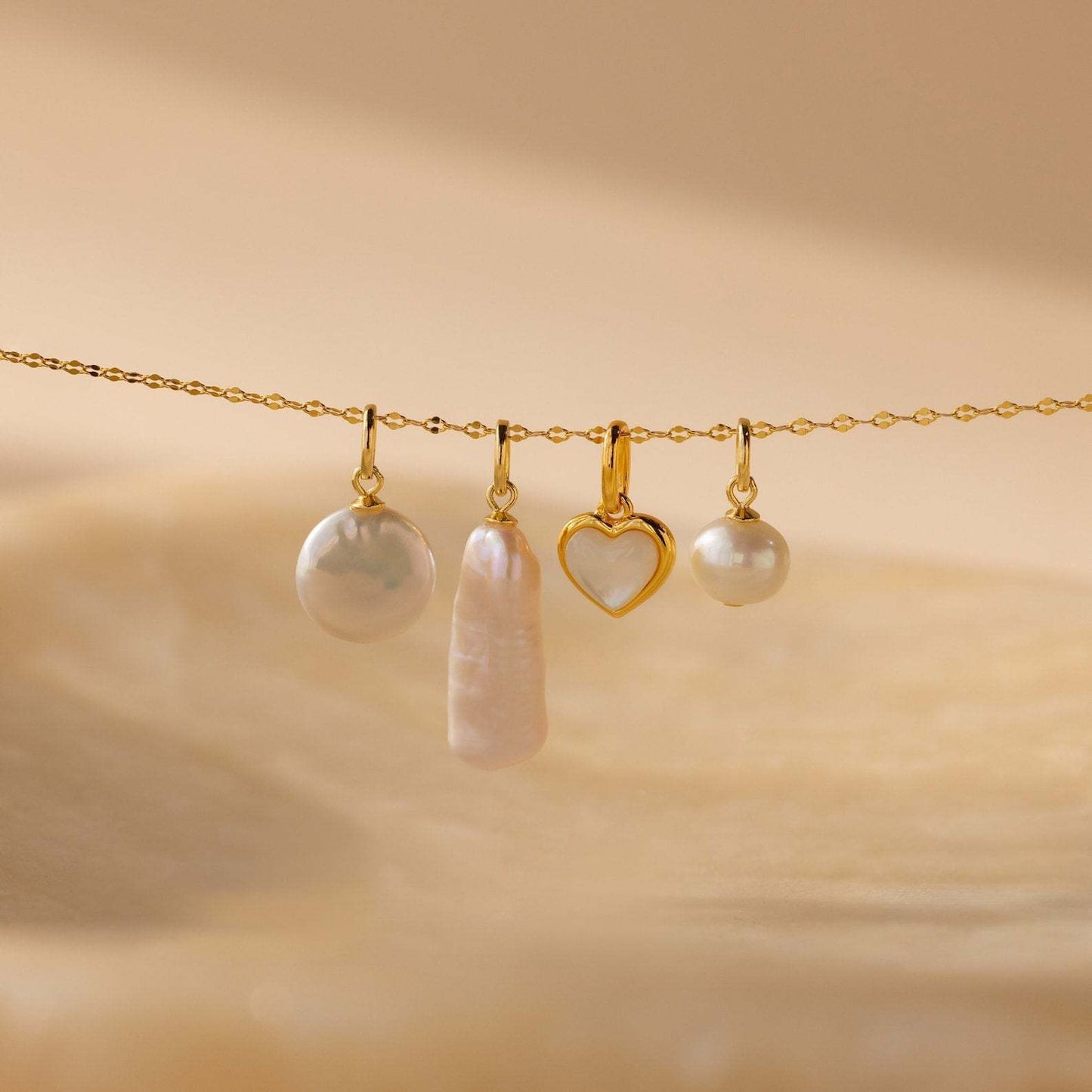 Elegant 18K Gold Necklace