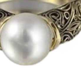 Elegant Gold Pearl Ring