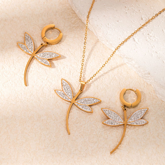 Elegant Dragonfly Zircon Necklace