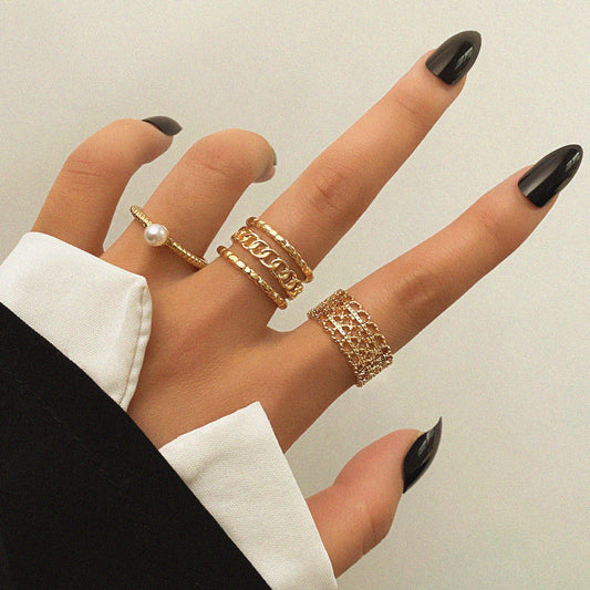 Light Luxury Twist Ring