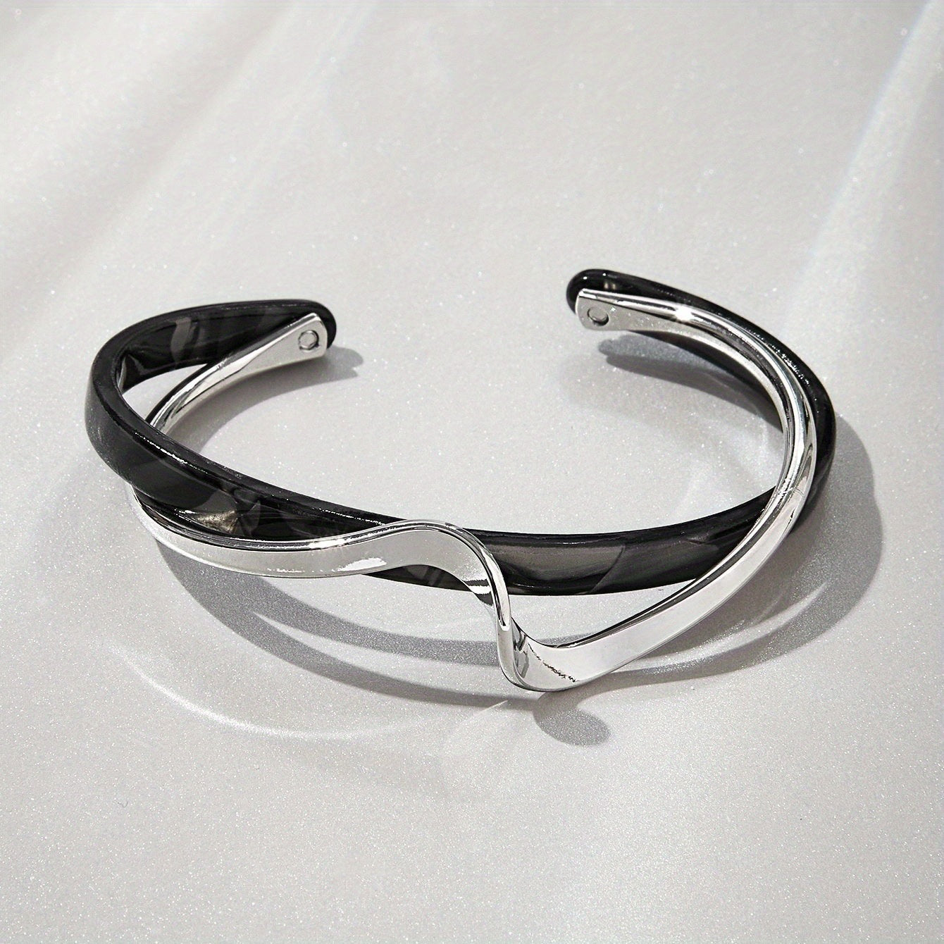 Elegant Two-Layer Shellfish Bracelet