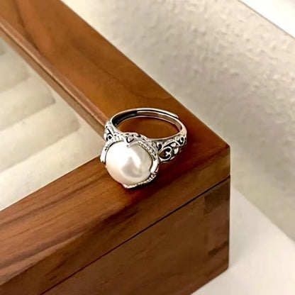 Niche Retro Hollow Pearl Ring