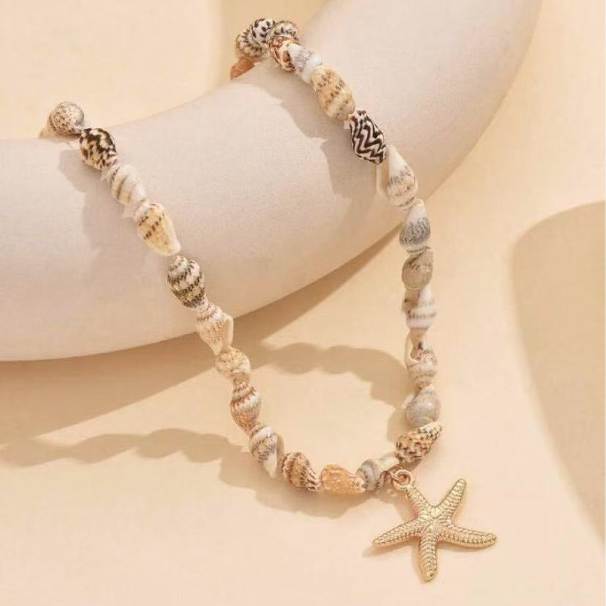 Elegant Pearl Shell Necklace